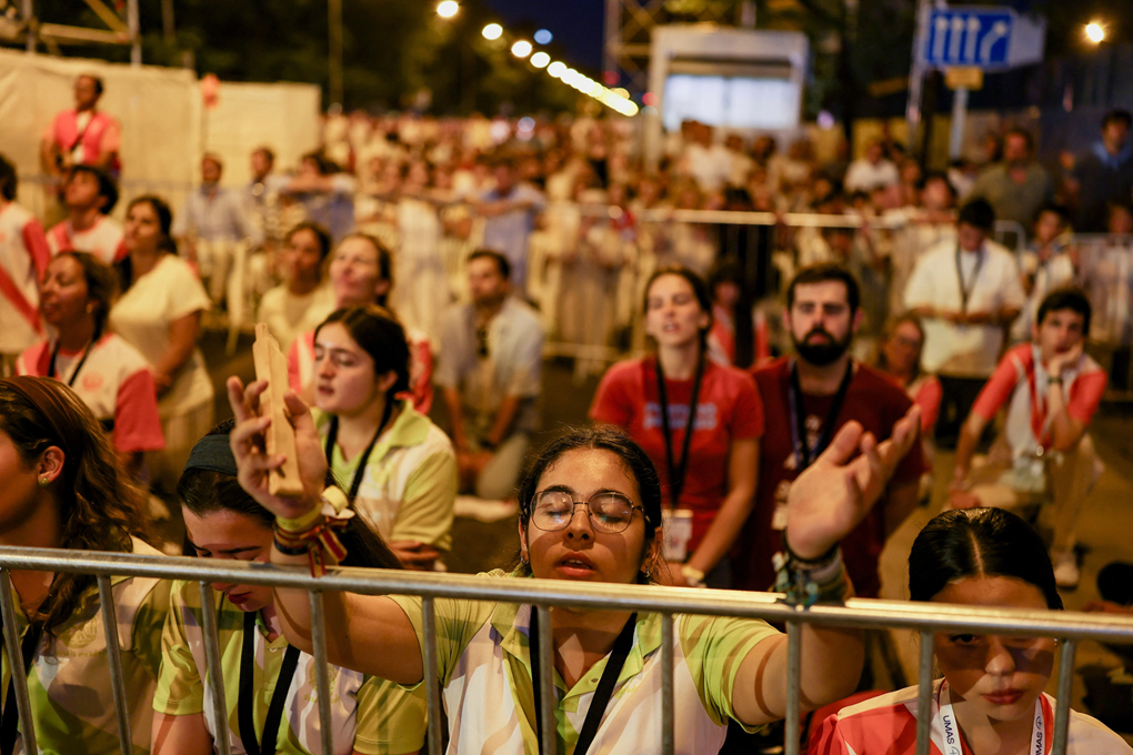 20260606T1647-POPE-SPAIN-YOUTH-VIGIL-1821006 (Copy)