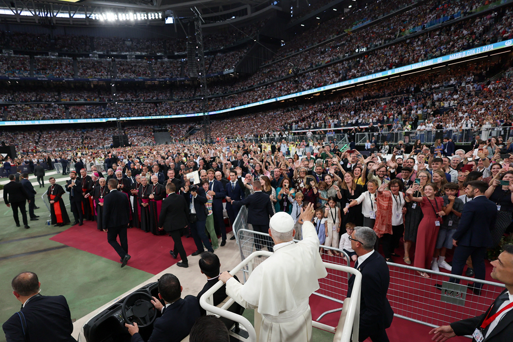 20260608T1438-POPE-SPAIN-BERNABEU-STADIUM-1821275 (Copy)