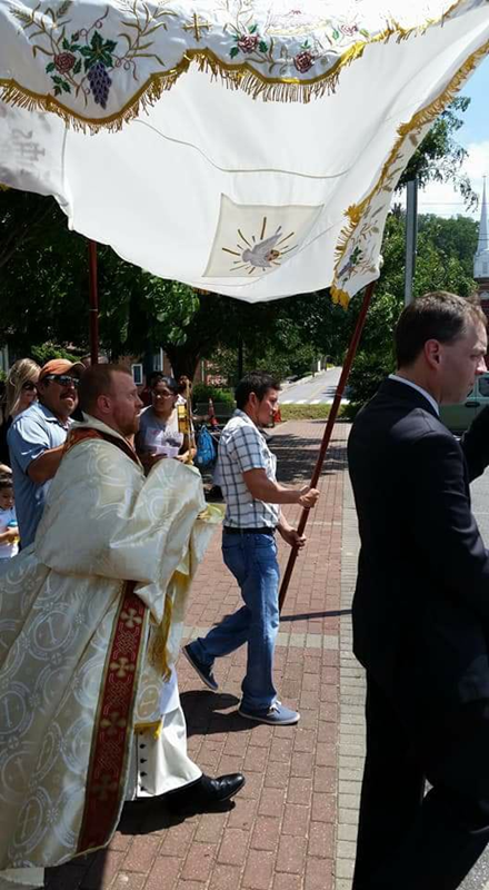 SLYVA — Parishioners of St. Mary Church participated in a Corpus Christi Procession on June 3 from Bridge Park. (Photos courtesy of Kim Holt.)