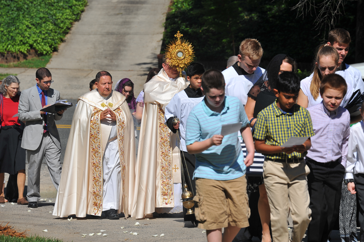 CHARLOTTE — Corpus Christi procession at St. Patrick Cathedral. (Photos by Markus Kuncoro)