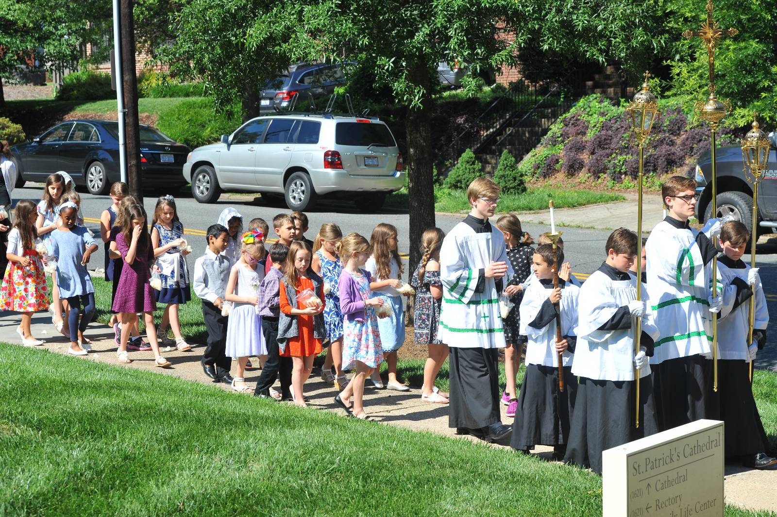 CHARLOTTE — Corpus Christi procession at St. Patrick Cathedral. (Photos by Markus Kuncoro)