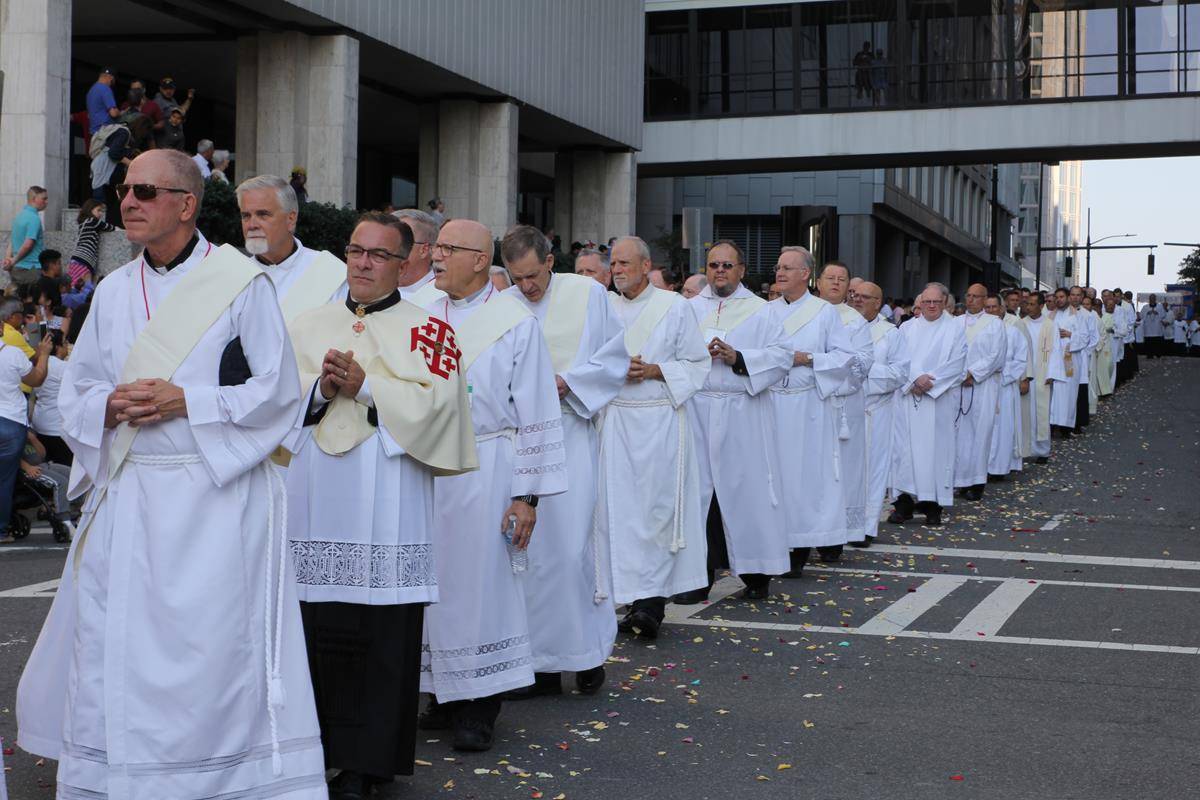 Thousands join in Eucharistic Procession