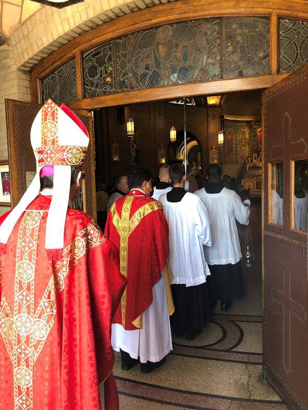 St Lawrence Basilica procession Bishop Jugis enters basilica   8 8 21 SAH (Copy)