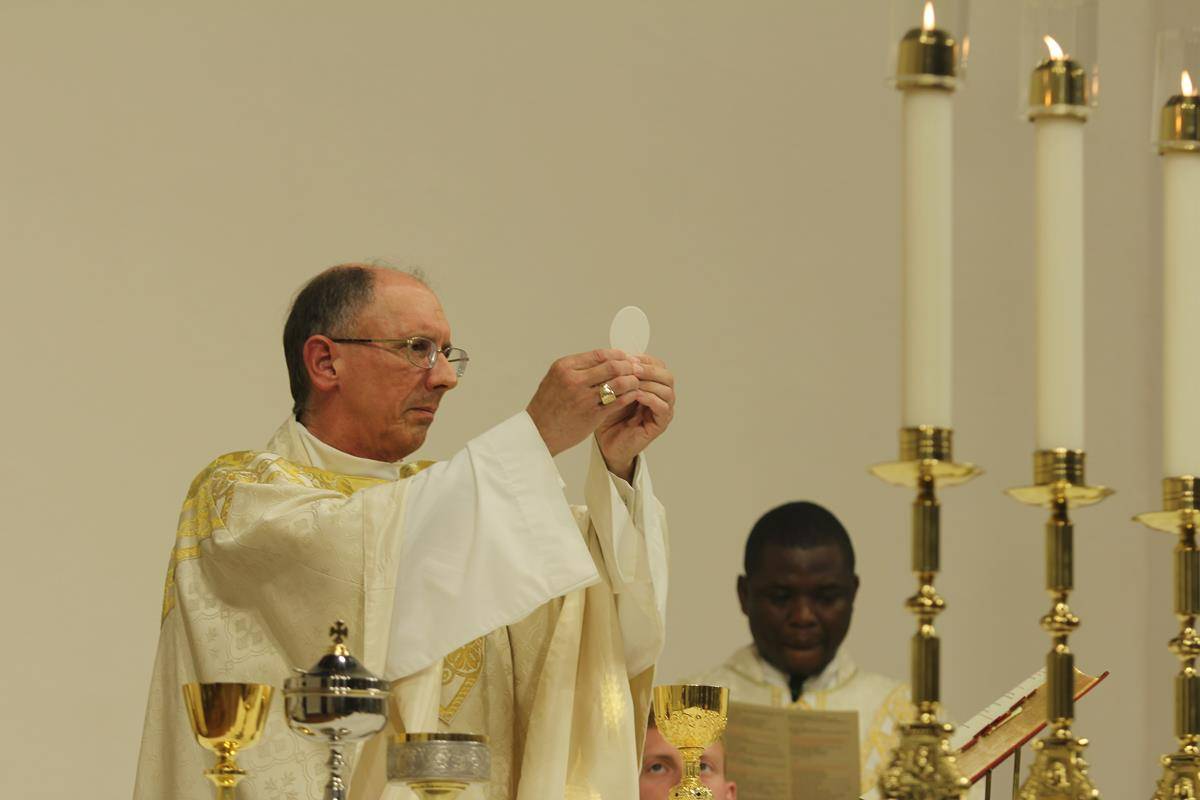 Bishop Peter J. Jugis celebrates Mass for the Eucharistic Congress at St. Patrick Cathedral. (Photos by SueAnn Howell, Catholic News Herald)
