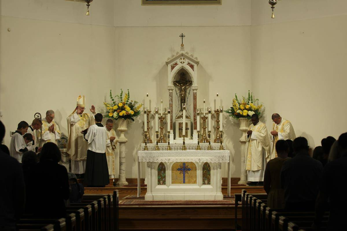 Bishop Peter J. Jugis celebrates Mass for the Eucharistic Congress at St. Patrick Cathedral. (Photos by SueAnn Howell, Catholic News Herald)