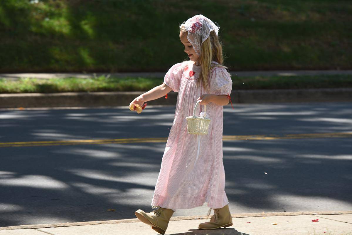 St. Ann Church in Charlotte celebrated the Eucharistic Congress with a Eucharistic Procession. (Photos provided by Markus Kuncoro)