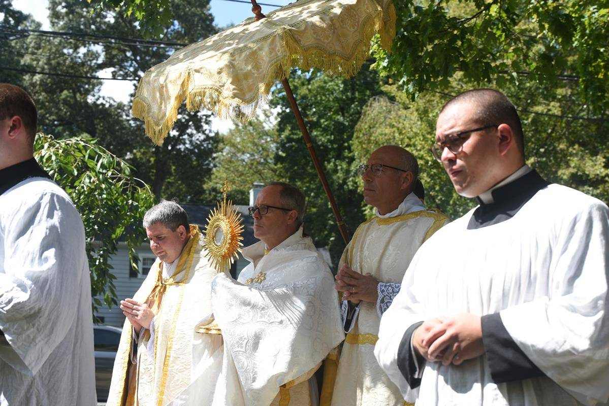 St. Ann Church in Charlotte celebrated the Eucharistic Congress with a Eucharistic Procession. (Photos provided by Markus Kuncoro)