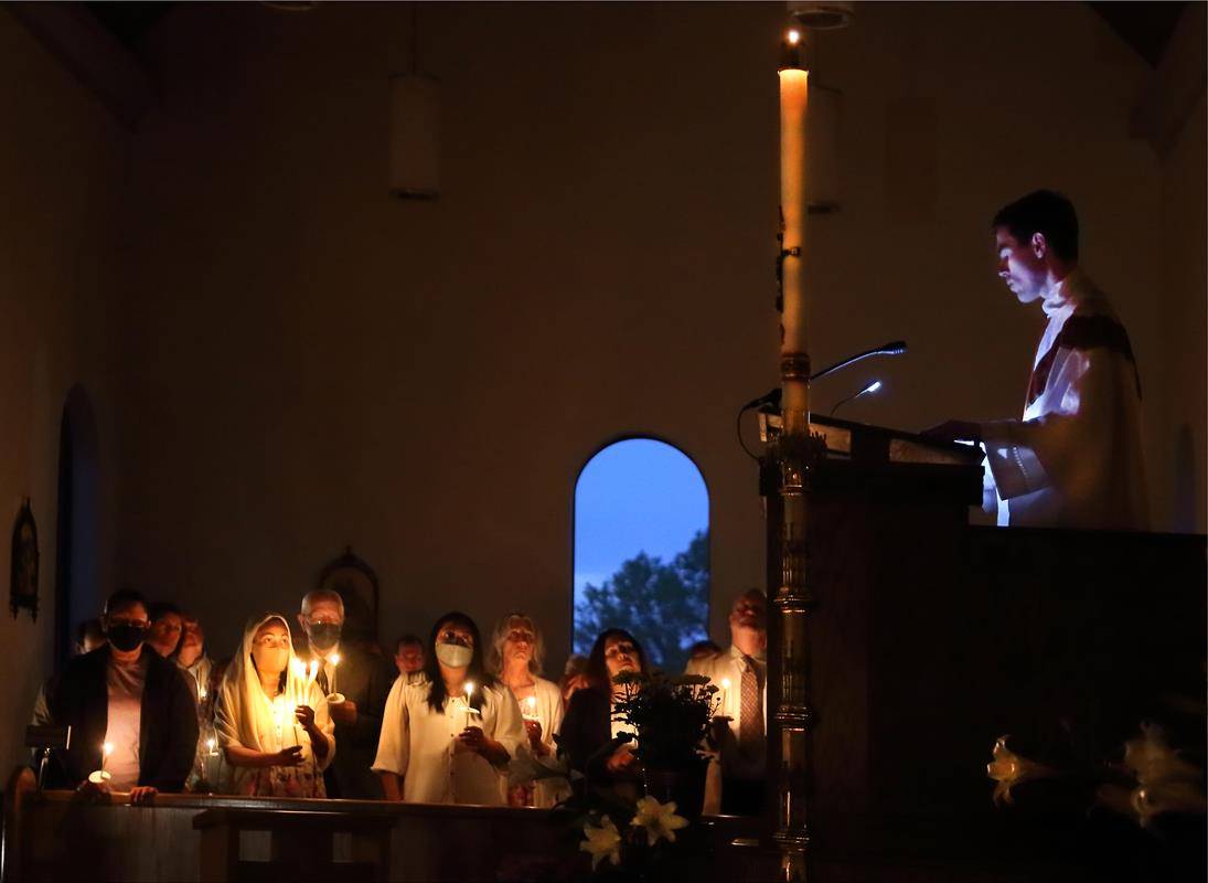 Fr. Peter Ascik chanting the Exsultet  