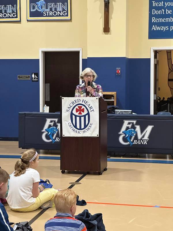 The mayor of Salisbury, Karen Alexander, visited Sacred Heart School for the start of Catholic Schools Week. A member of the School Leadership Council, Denise Hallet, who is the mother of two Sacred Heart alum came and led a decade of the rosary at mornin