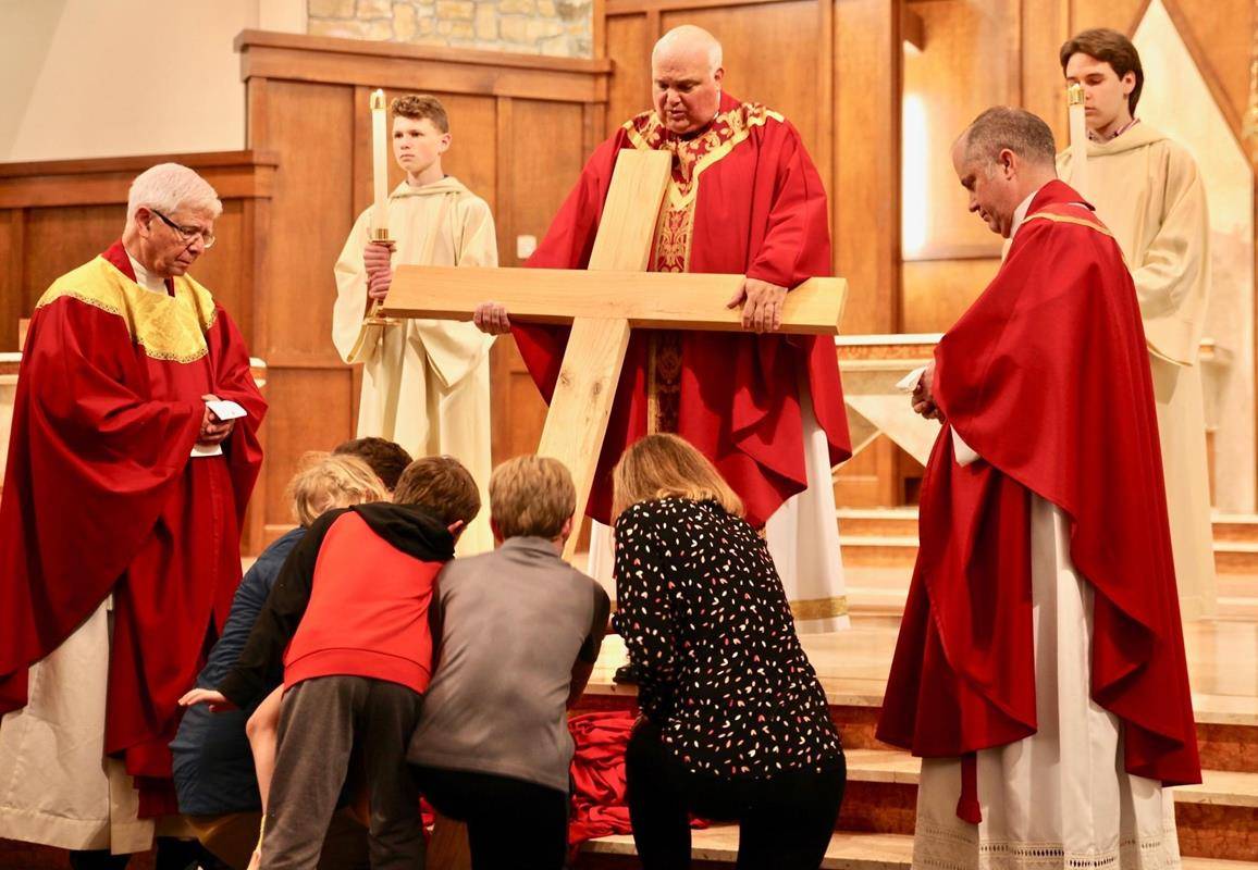 IN PHOTOS: Veneration Of The Cross