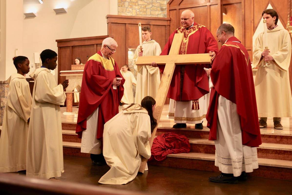 IN PHOTOS: Veneration Of The Cross