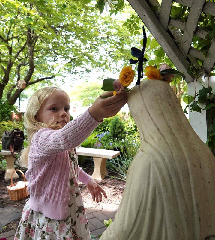 Preschoolers at St. Mark School in Huntersville honored Mary with flowers May 5. Clara Pfister and Owen DeLong crowned Mary. (Photos provided by Amy Burger)