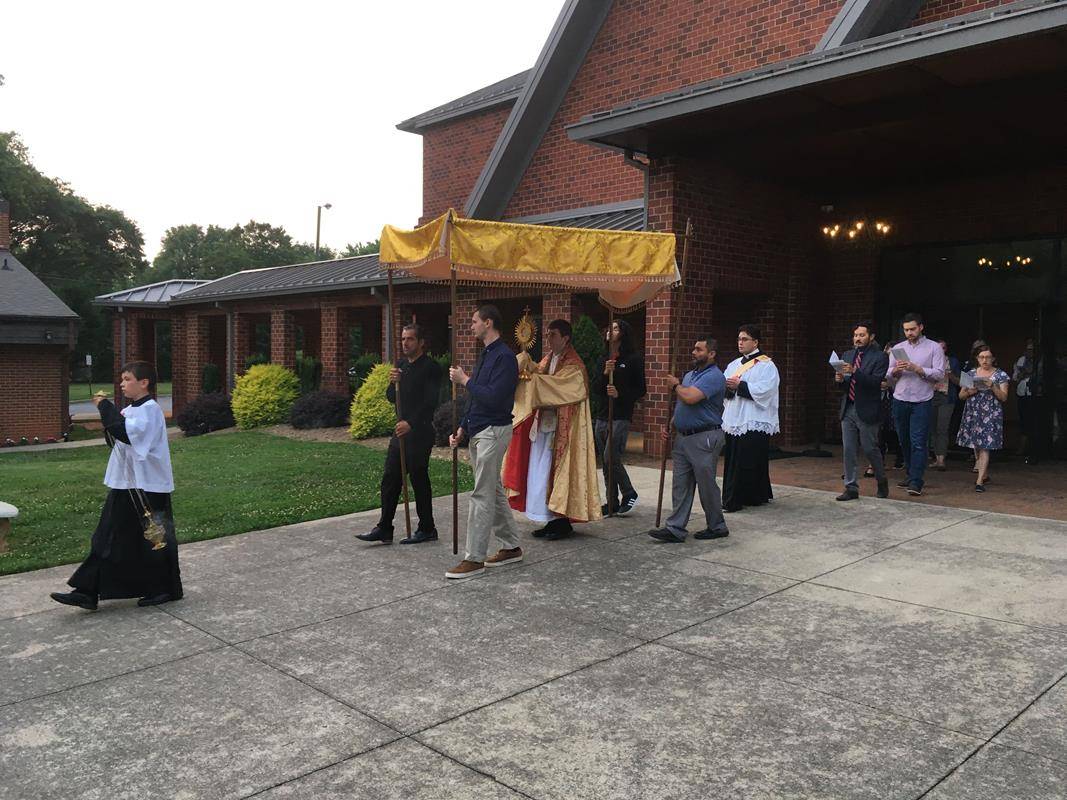 Corpus Christi at St. Thomas Aquinas in Charlotte.(Photo by Mike FitzGerald)