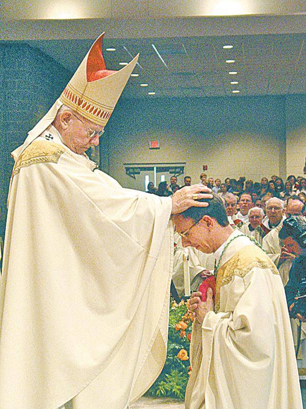 PHOTO 1- Ordination Day_Donoghue Hands-Kevin (Copy)