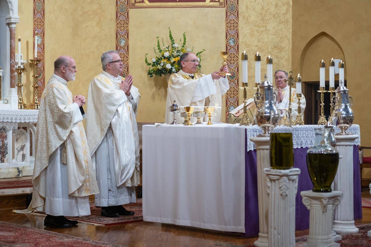 Bishop Jugis calls priests, faithful to grow closer to Eucharist at ...