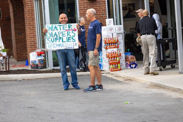 Volunteers are organizing the relief aid every day from 7 a.m. to 7 p.m. (Gabriel Swinney)