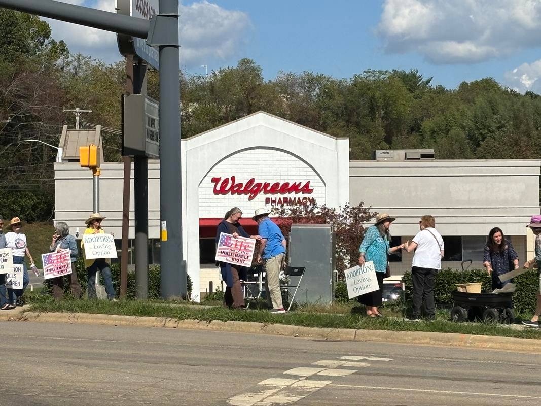 Life chain in Waynesville.