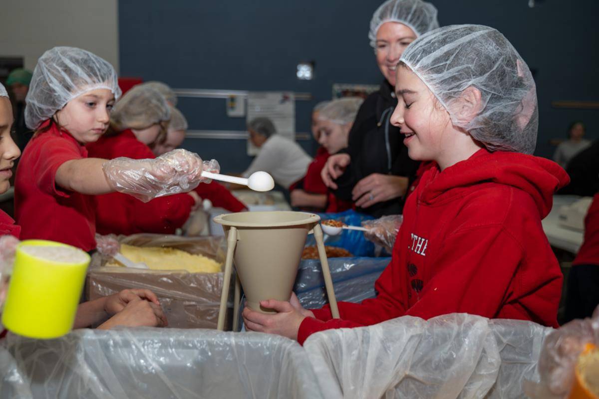 To kick off Catholic Schools Week 2025, the students at St. Matthew School partnered with Servants with a Heart to pack over 50,000 meals for local and global communities.