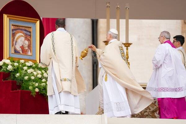 Pope Leo XIV uses incense to venerate a Marian icon of the 