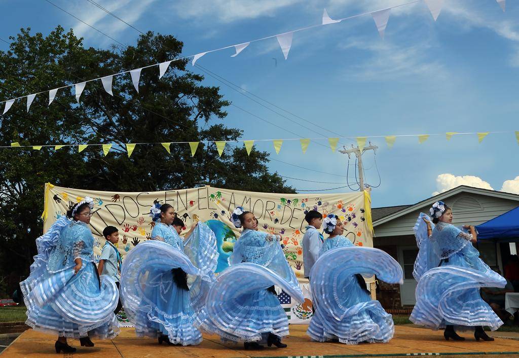 Dancers in blue (Copy)