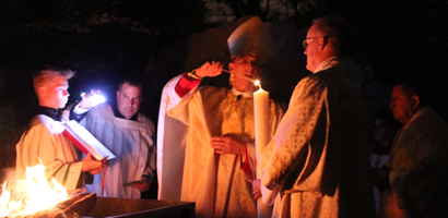 032616-easter-vigil-1