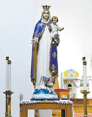 012122 Marian pilgrimage statue