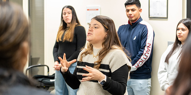 Líderes juveniles hispanos presentan libro sobre fe y salud mental