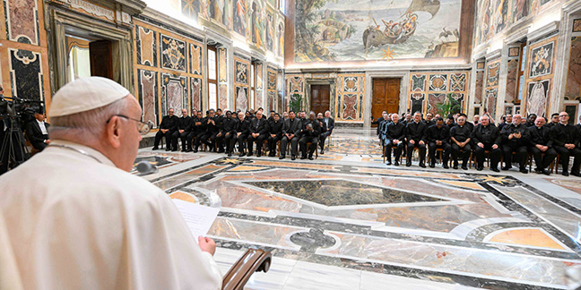 Adoration anchors one's life in Jesus, pope says