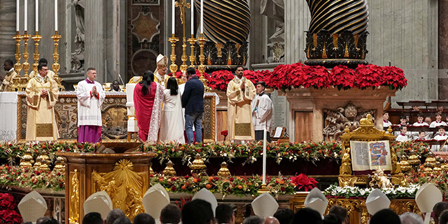 122425 pope leo christmas