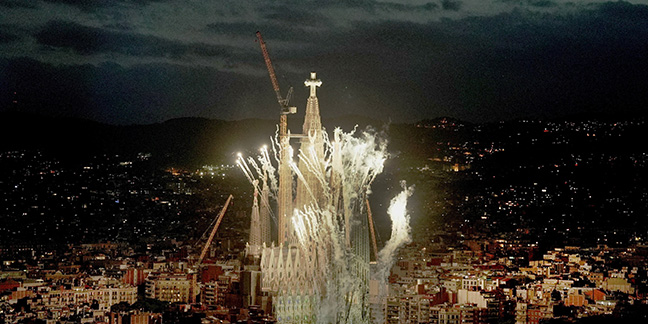 Pope Leo blesses Sagrada Familia's Tower of Jesus 